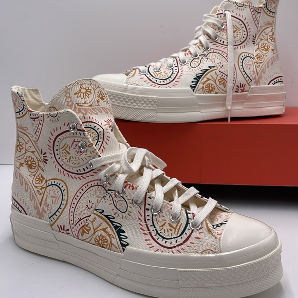 Converse Men’s High-Top Sneakers Platforms A08172C
CHUCK 70 PLUS HI
EGRET/BLPINK - Picture 15 of 16